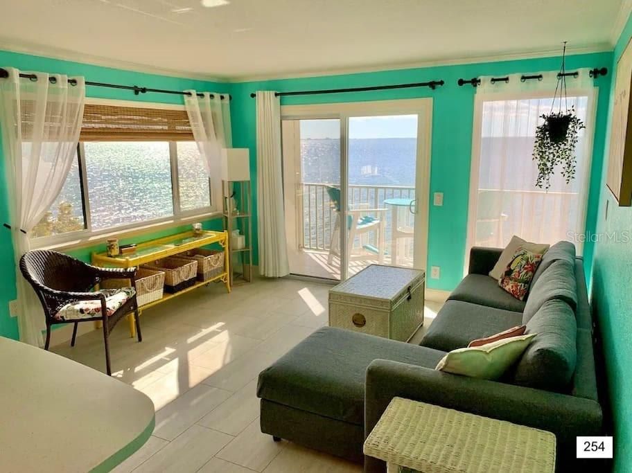 待售: $1,250,000 (5 贝兹, 0 浴室, 2668 平方英尺)