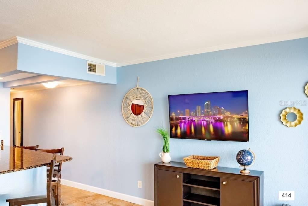 待售: $1,250,000 (5 贝兹, 0 浴室, 2668 平方英尺)