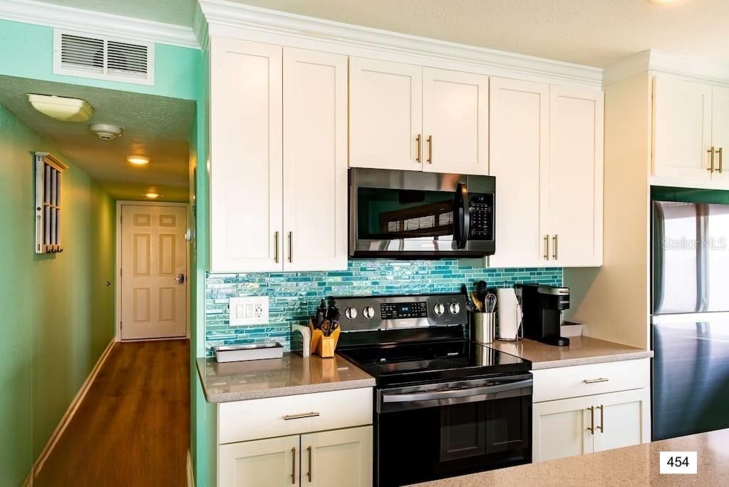 待售: $1,250,000 (5 贝兹, 0 浴室, 2668 平方英尺)