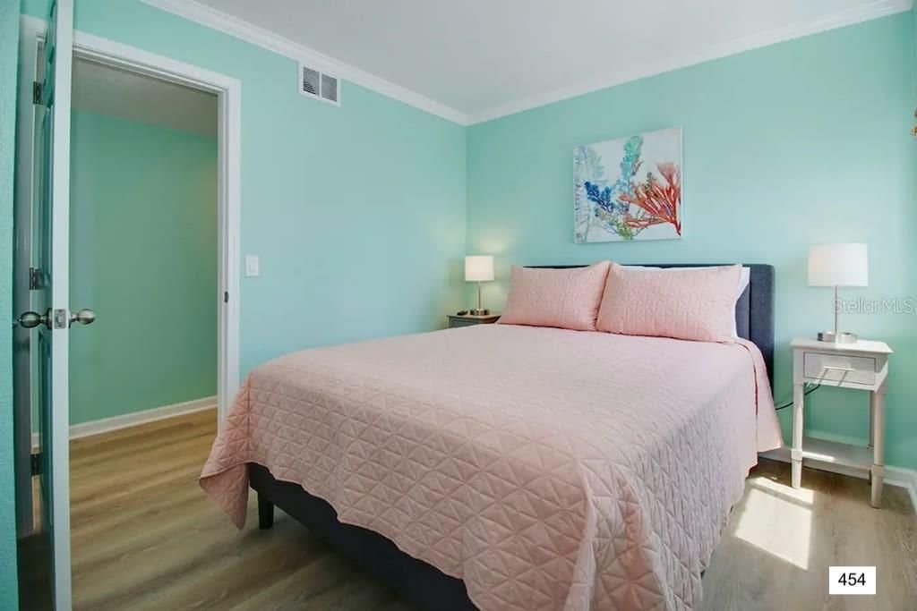 待售: $1,250,000 (5 贝兹, 0 浴室, 2668 平方英尺)