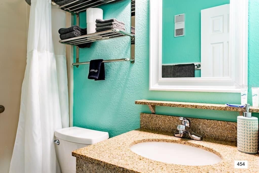 待售: $1,250,000 (5 贝兹, 0 浴室, 2668 平方英尺)