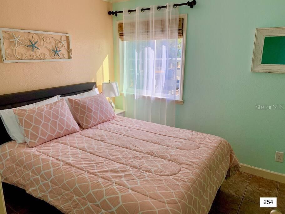 待售: $1,250,000 (5 贝兹, 0 浴室, 2668 平方英尺)