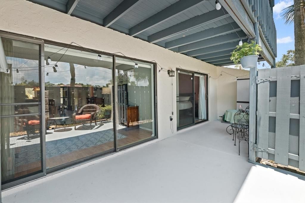 На продажу: $247,000 (2 спален, 2 ванн, 1400 Квадратных фут)