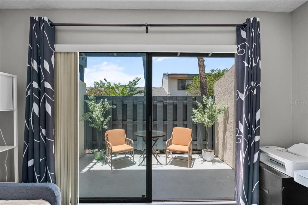 На продажу: $247,000 (2 спален, 2 ванн, 1400 Квадратных фут)