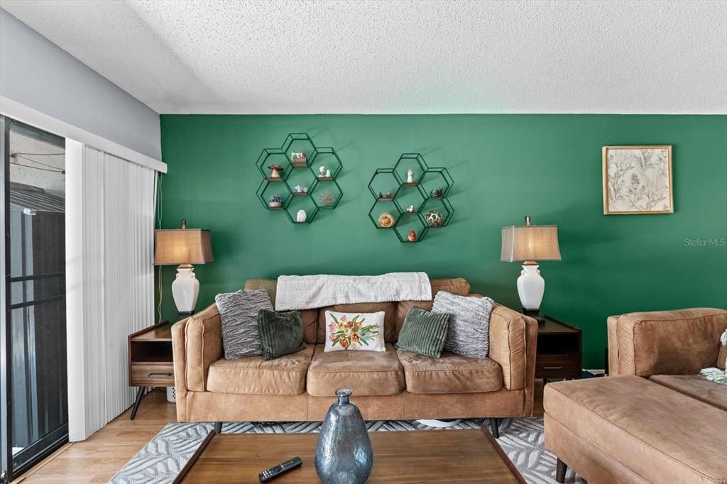 На продажу: $247,000 (2 спален, 2 ванн, 1400 Квадратных фут)