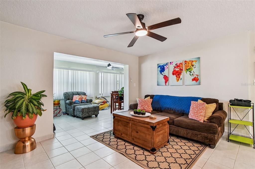 待售: $100,000 (2 贝兹, 2 浴室, 1088 平方英尺)