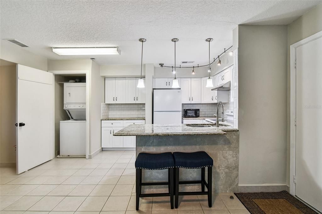 待售: $100,000 (2 贝兹, 2 浴室, 1088 平方英尺)