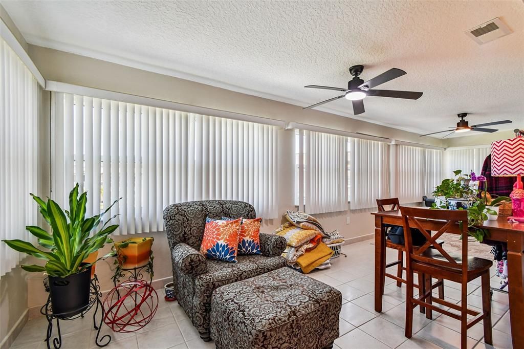 待售: $100,000 (2 贝兹, 2 浴室, 1088 平方英尺)