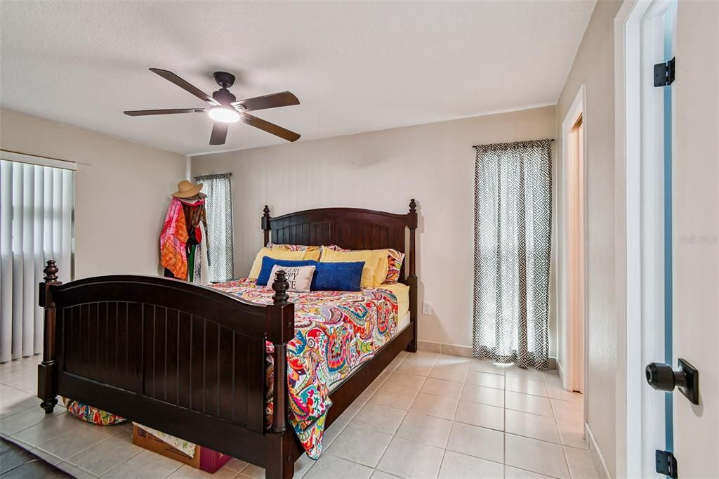 待售: $100,000 (2 贝兹, 2 浴室, 1088 平方英尺)