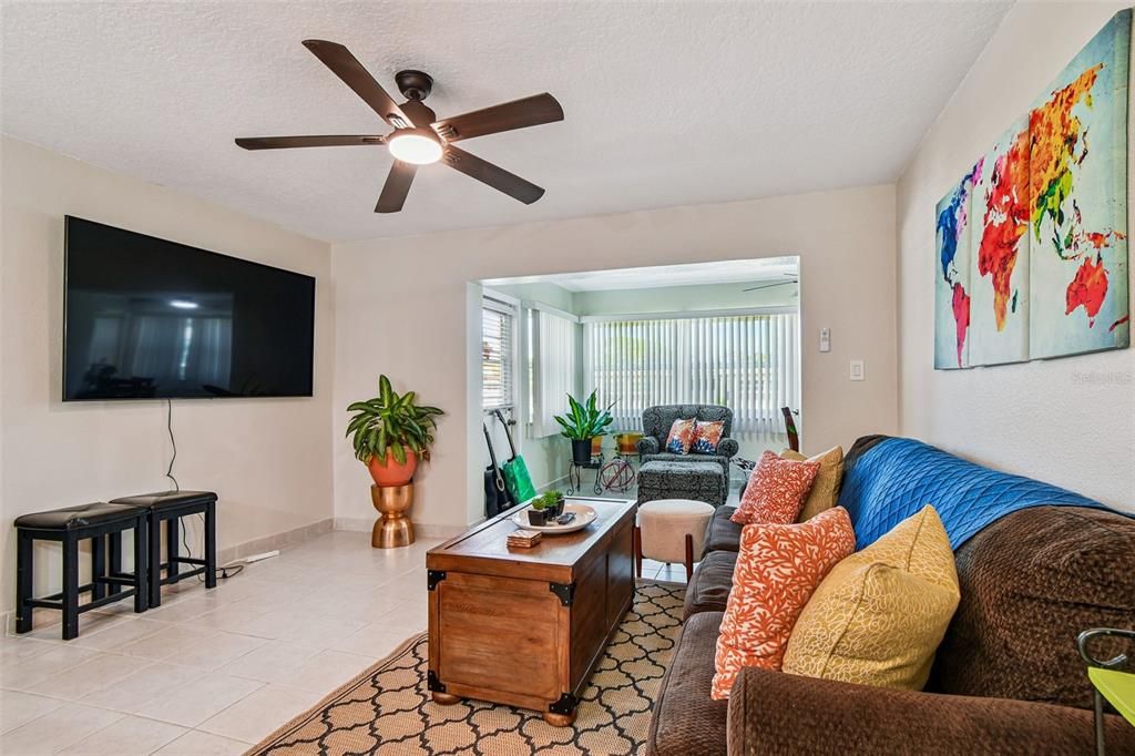 待售: $100,000 (2 贝兹, 2 浴室, 1088 平方英尺)