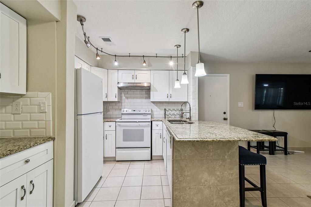 待售: $100,000 (2 贝兹, 2 浴室, 1088 平方英尺)