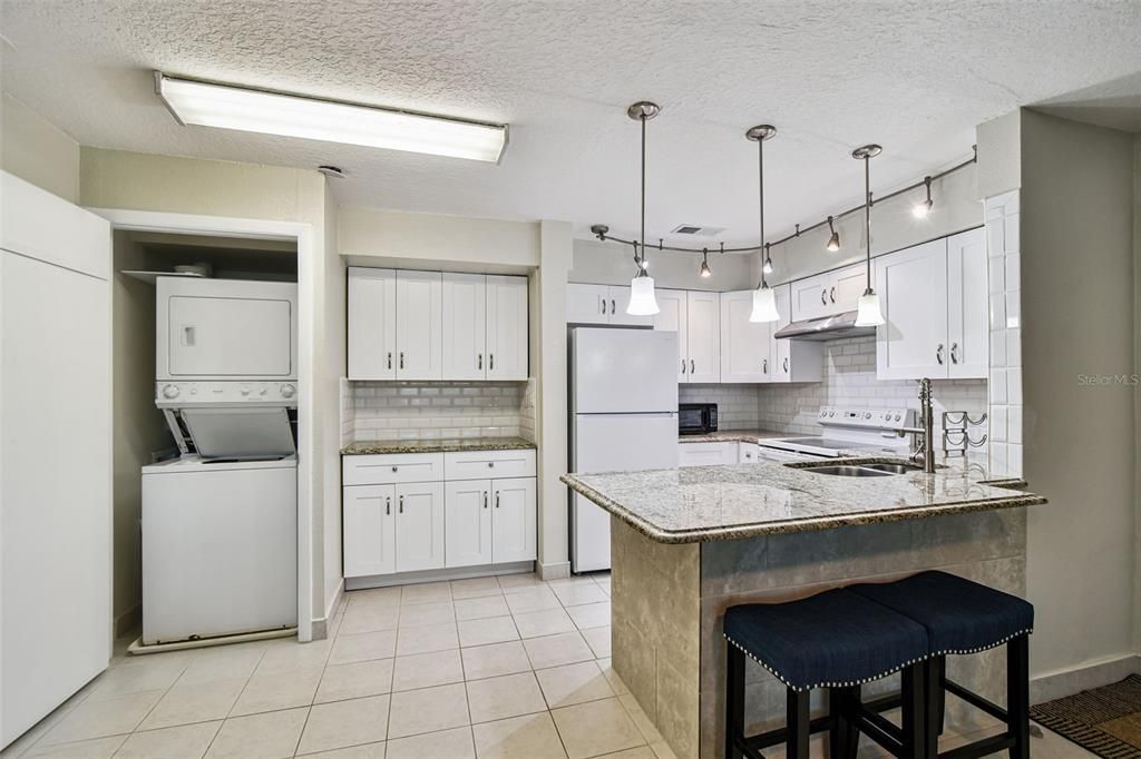 待售: $100,000 (2 贝兹, 2 浴室, 1088 平方英尺)