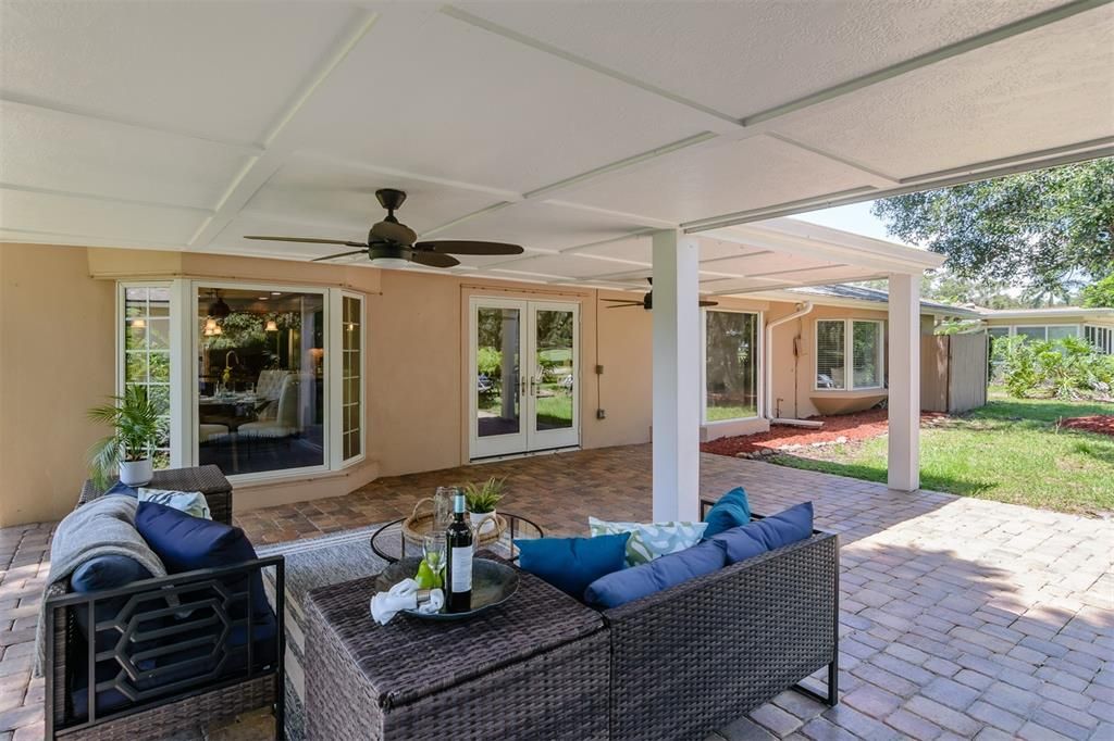 Active With Contract: $829,000 (4 beds, 3 baths, 2691 Square Feet)