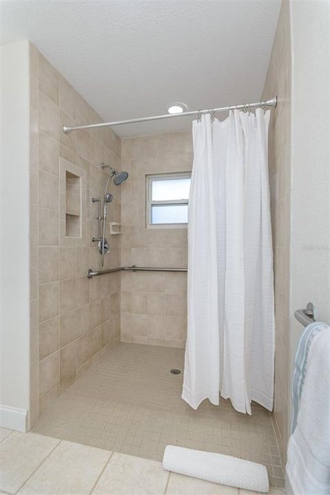 Active With Contract: $829,000 (4 beds, 3 baths, 2691 Square Feet)