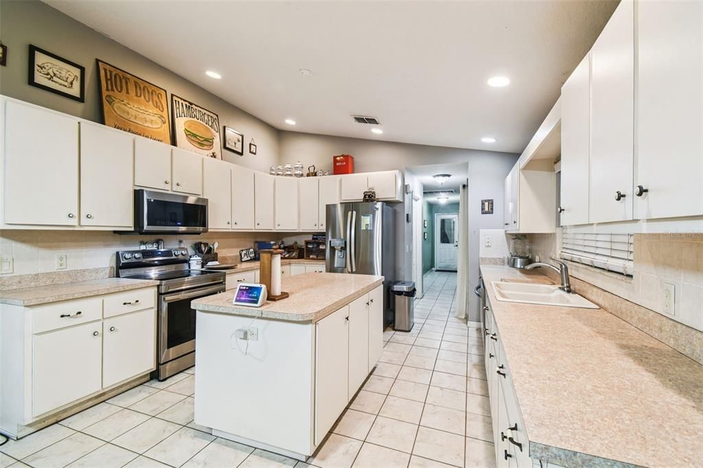 For Sale: $729,000 (4 beds, 4 baths, 3058 Square Feet)