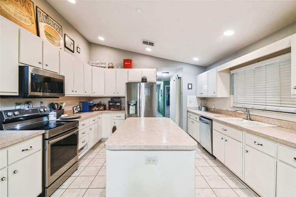 For Sale: $729,000 (4 beds, 4 baths, 3058 Square Feet)