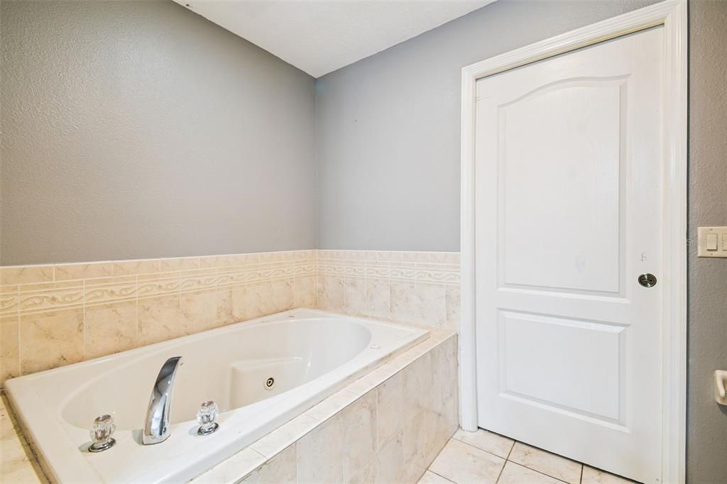 For Sale: $729,000 (4 beds, 4 baths, 3058 Square Feet)