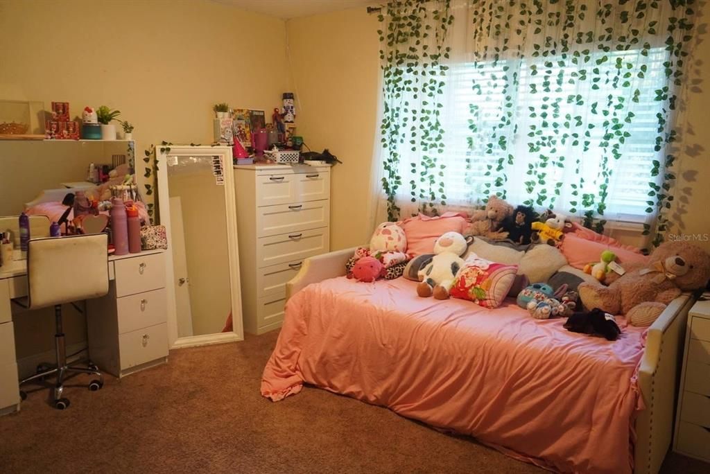 For Sale: $525,000 (4 beds, 2 baths, 1785 Square Feet)