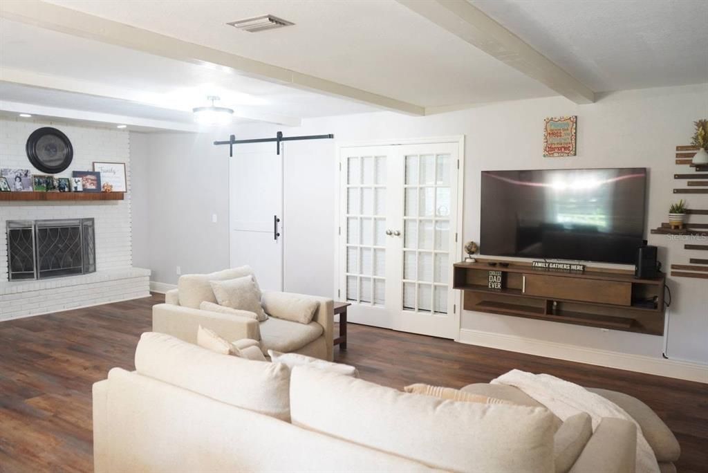 For Sale: $525,000 (4 beds, 2 baths, 1785 Square Feet)