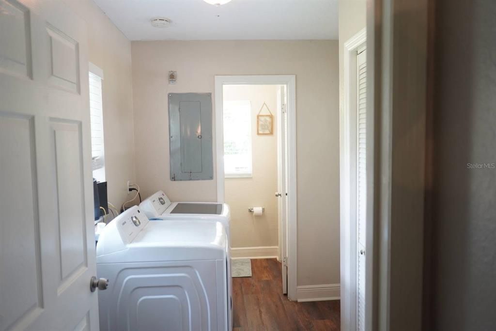 For Sale: $525,000 (4 beds, 2 baths, 1785 Square Feet)