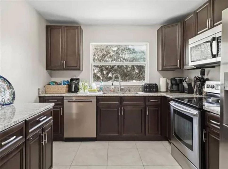 For Sale: $525,000 (4 beds, 2 baths, 1785 Square Feet)