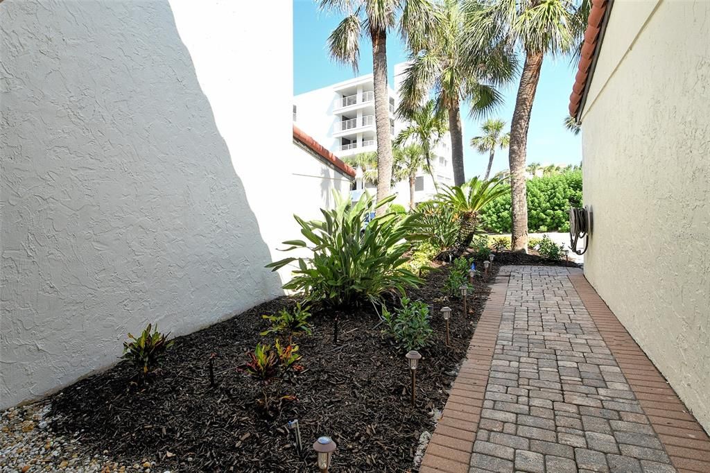 For Sale: $799,000 (3 beds, 2 baths, 1690 Square Feet)