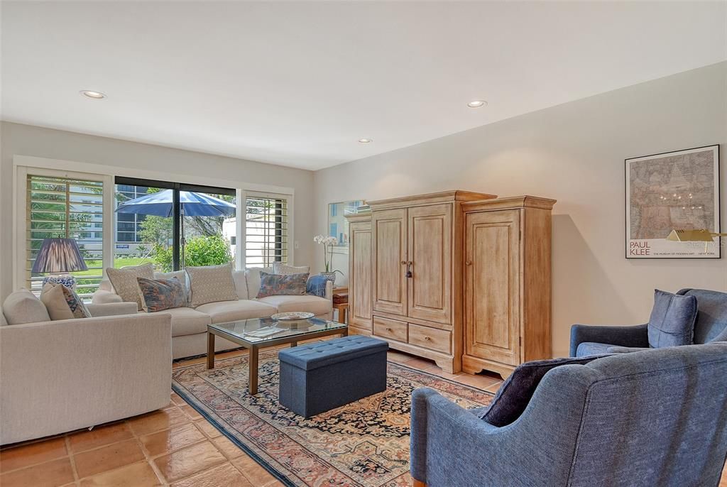 For Sale: $799,000 (3 beds, 2 baths, 1690 Square Feet)