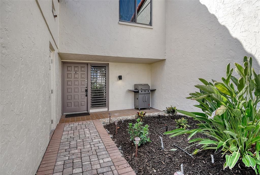 For Sale: $799,000 (3 beds, 2 baths, 1690 Square Feet)