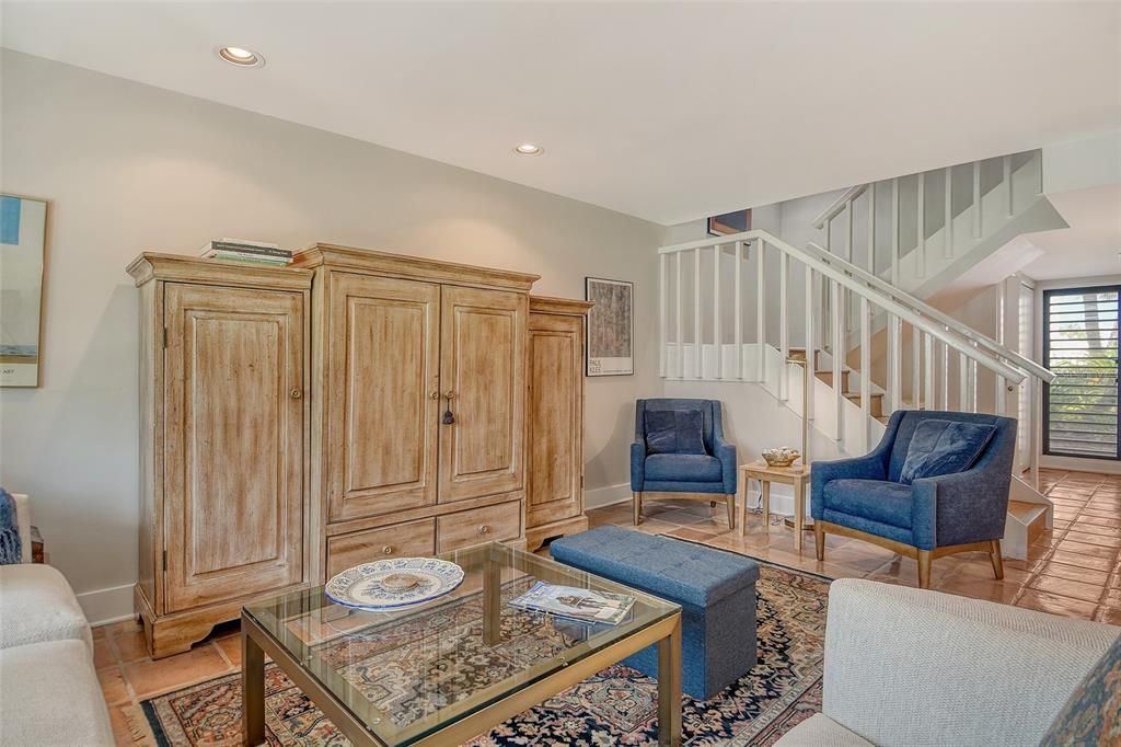 For Sale: $799,000 (3 beds, 2 baths, 1690 Square Feet)