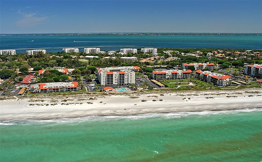 For Sale: $799,000 (3 beds, 2 baths, 1690 Square Feet)