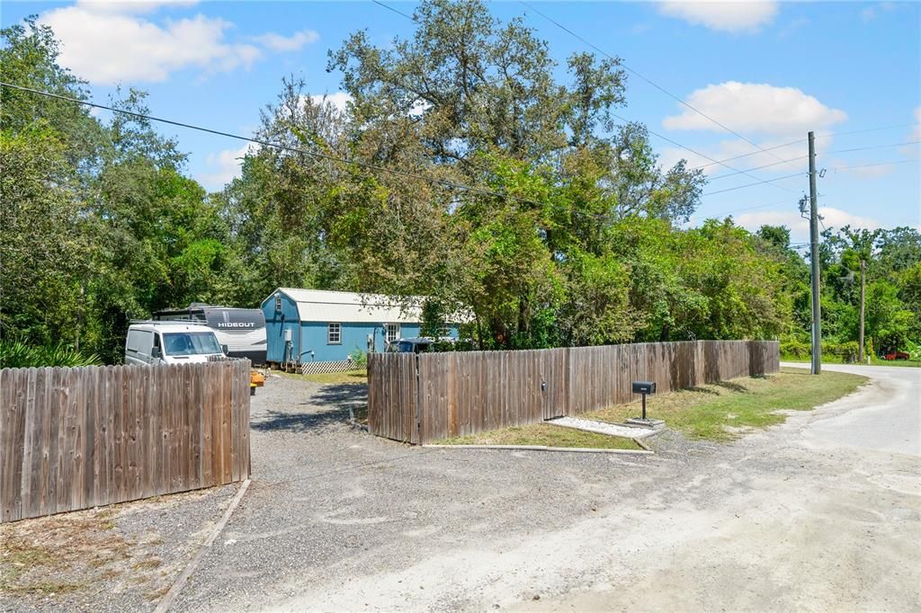 合同活跃: $179,800 (0.35 acres)