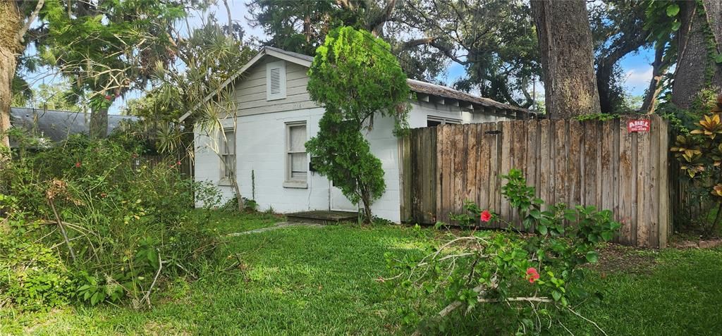 For Sale: $650,000 (0.26 acres)