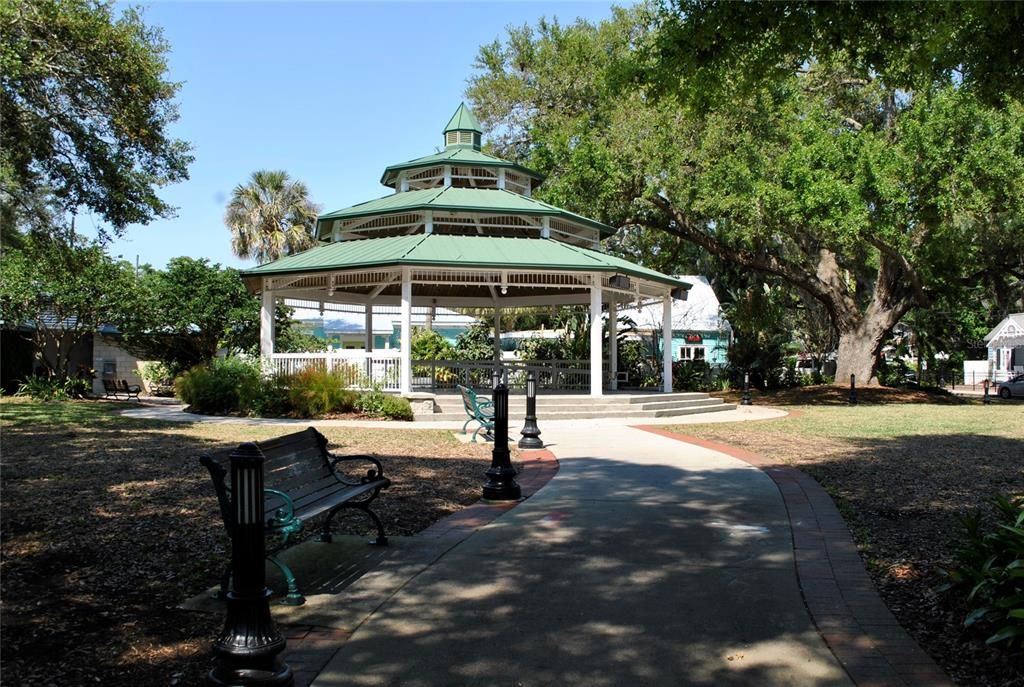 For Sale: $650,000 (0.26 acres)