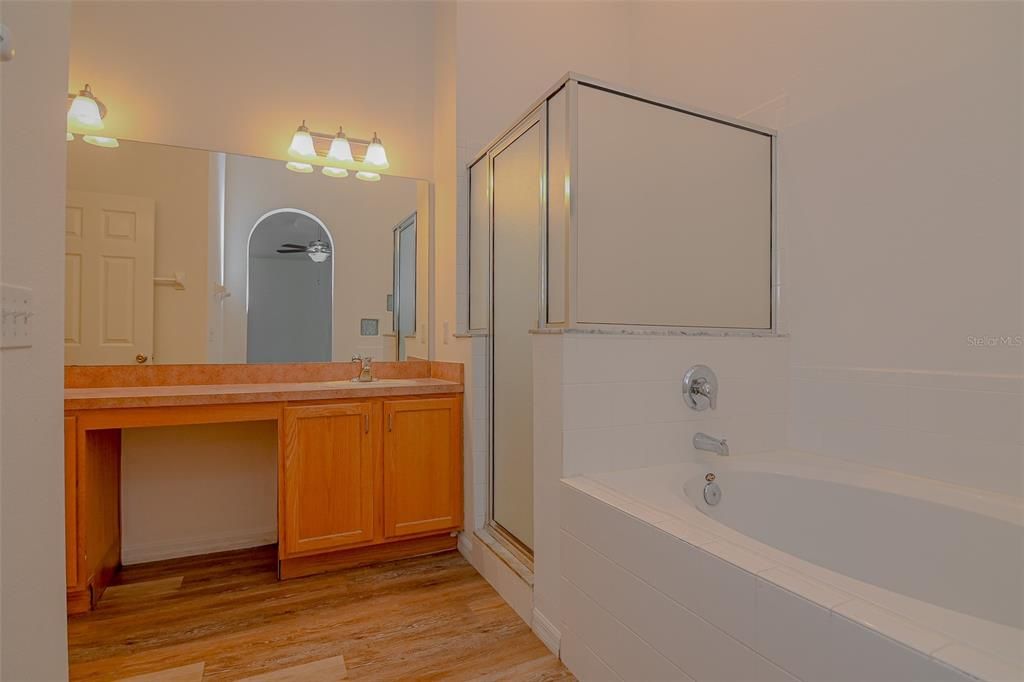 Active With Contract: $279,900 (4 beds, 2 baths, 1933 Square Feet)