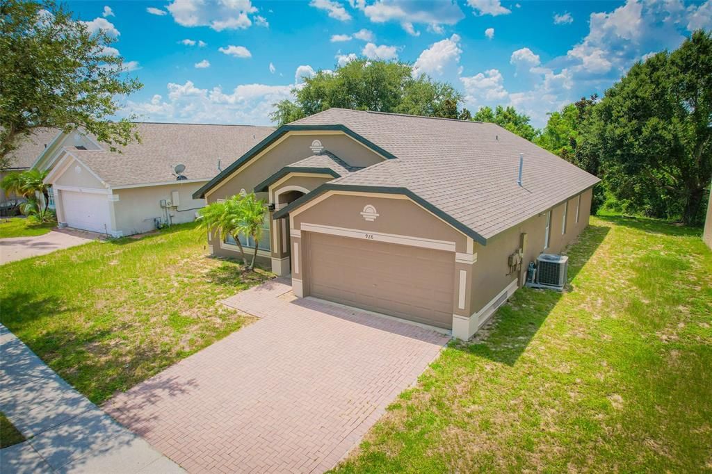 Active With Contract: $279,900 (4 beds, 2 baths, 1933 Square Feet)