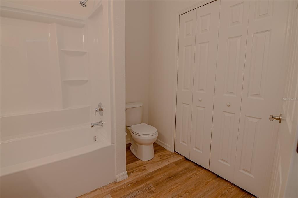 Active With Contract: $279,900 (4 beds, 2 baths, 1933 Square Feet)