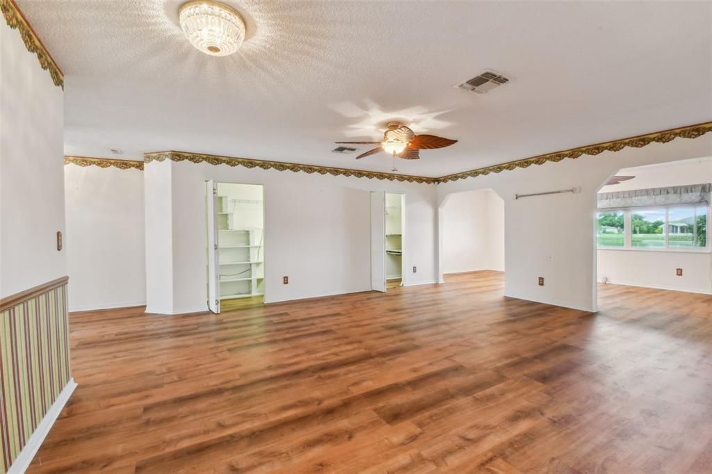 На продажу: $284,900 (2 спален, 2 ванн, 1598 Квадратных фут)