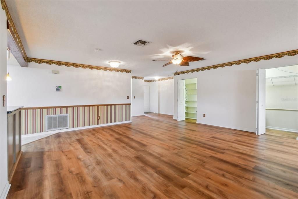 На продажу: $284,900 (2 спален, 2 ванн, 1598 Квадратных фут)