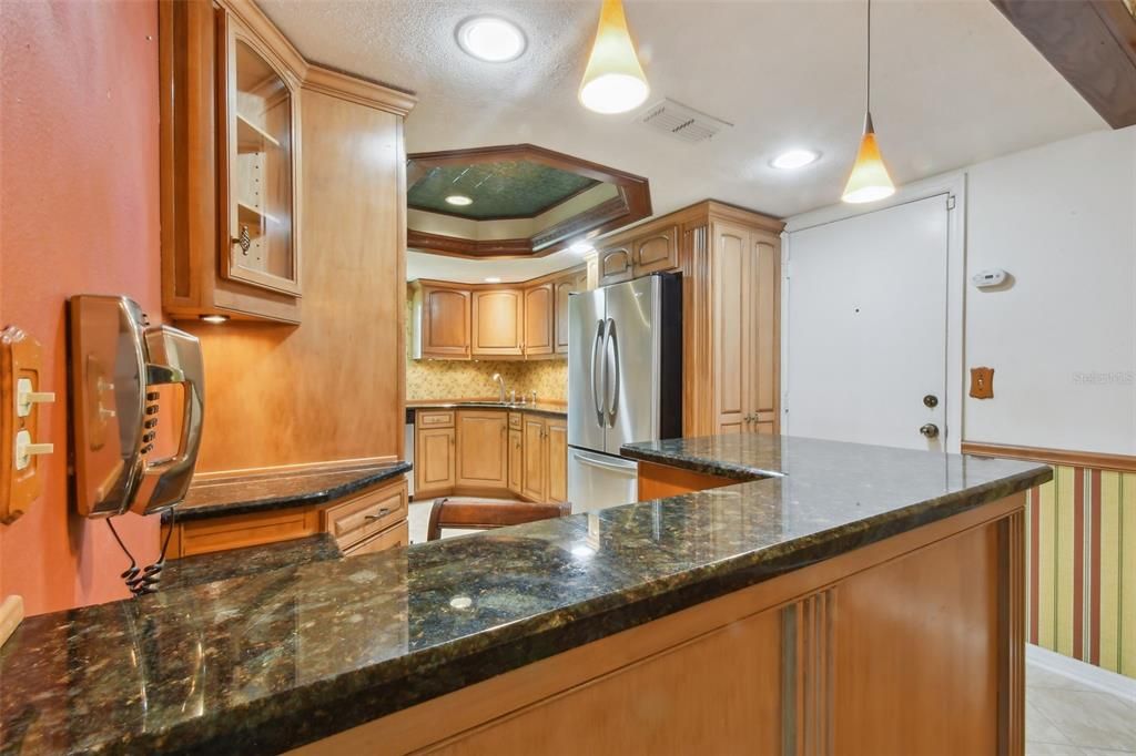 На продажу: $284,900 (2 спален, 2 ванн, 1598 Квадратных фут)