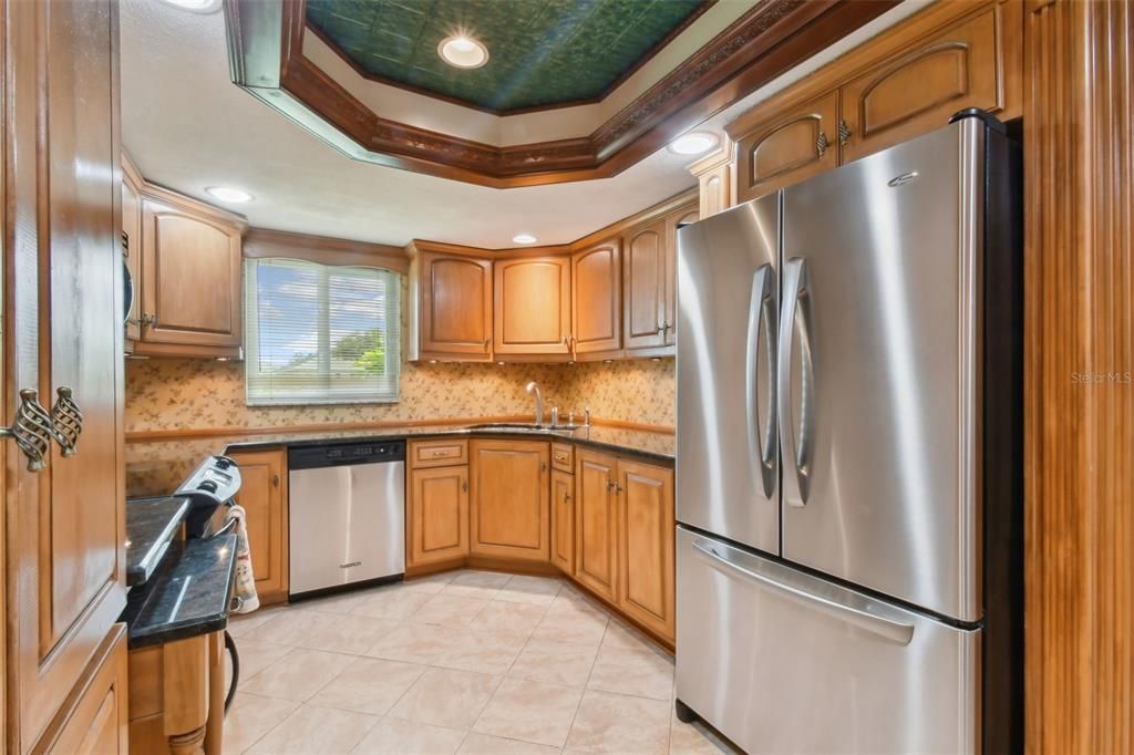 На продажу: $284,900 (2 спален, 2 ванн, 1598 Квадратных фут)