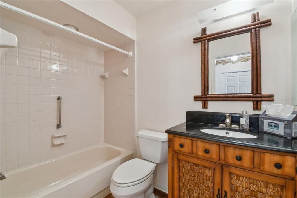 На продажу: $284,900 (2 спален, 2 ванн, 1598 Квадратных фут)