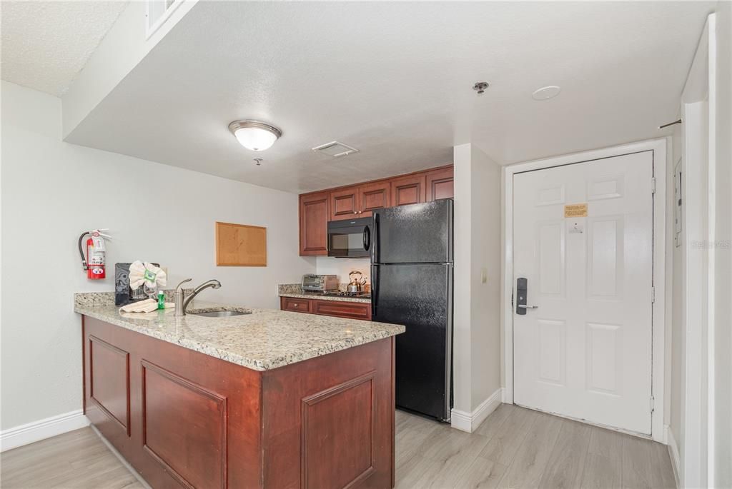 待售: $120,000 (2 贝兹, 2 浴室, 759 平方英尺)