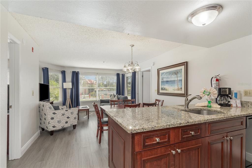 待售: $120,000 (2 贝兹, 2 浴室, 759 平方英尺)