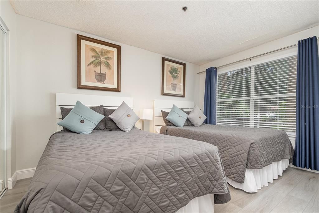 待售: $120,000 (2 贝兹, 2 浴室, 759 平方英尺)