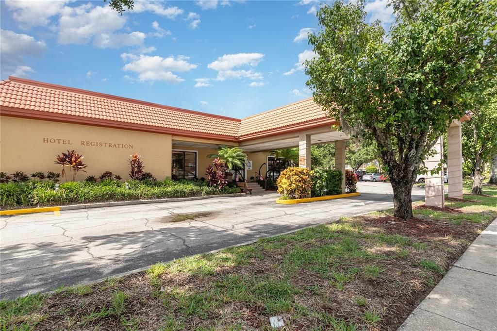 待售: $120,000 (2 贝兹, 2 浴室, 759 平方英尺)