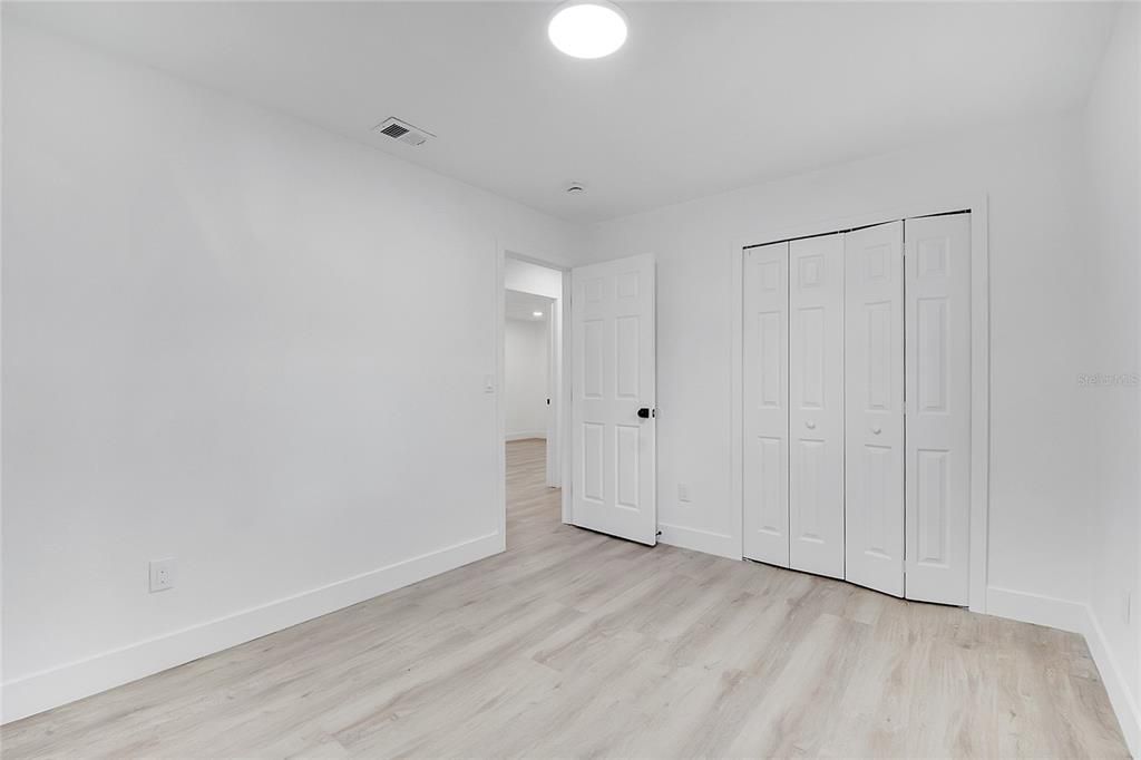 Под контрактом: $555,000 (5 спален, 3 ванн, 2441 Квадратных фут)