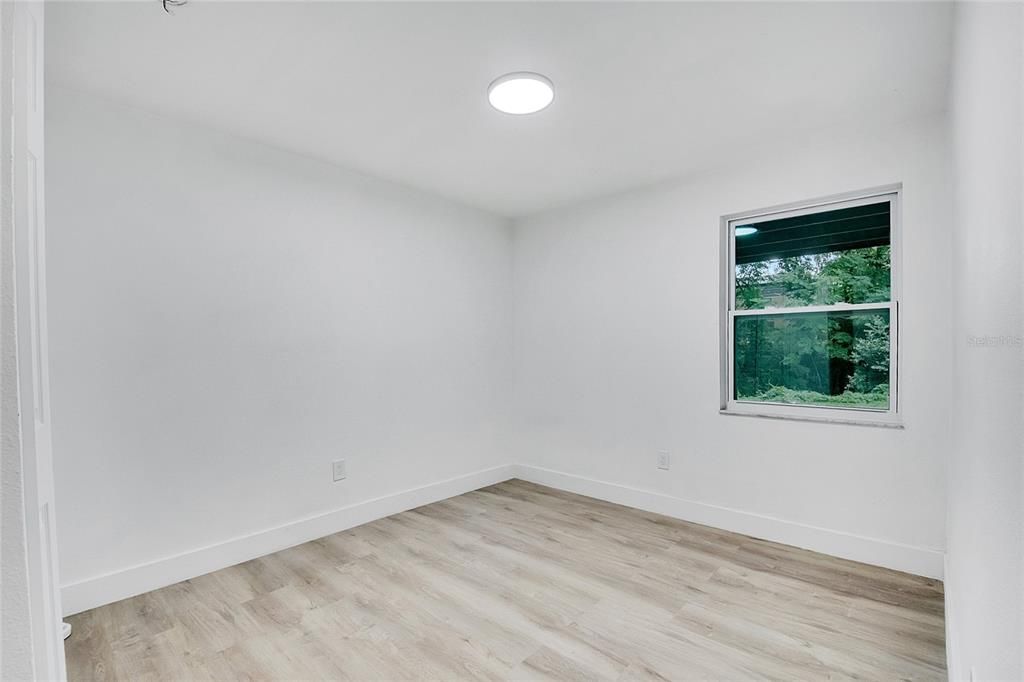 Под контрактом: $555,000 (5 спален, 3 ванн, 2441 Квадратных фут)