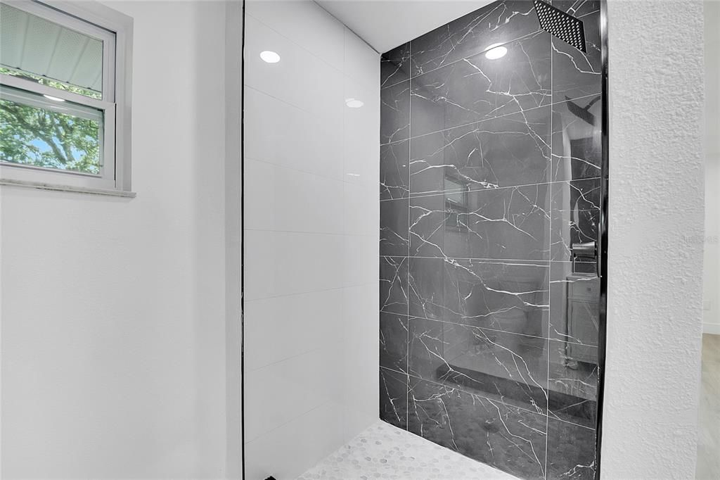 Под контрактом: $555,000 (5 спален, 3 ванн, 2441 Квадратных фут)