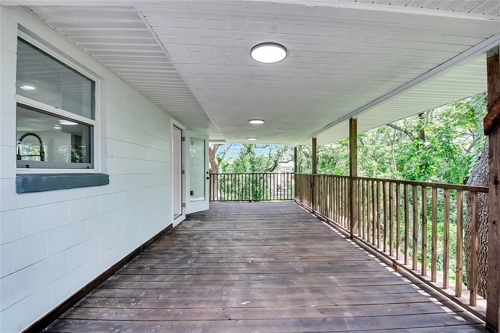 Под контрактом: $555,000 (5 спален, 3 ванн, 2441 Квадратных фут)