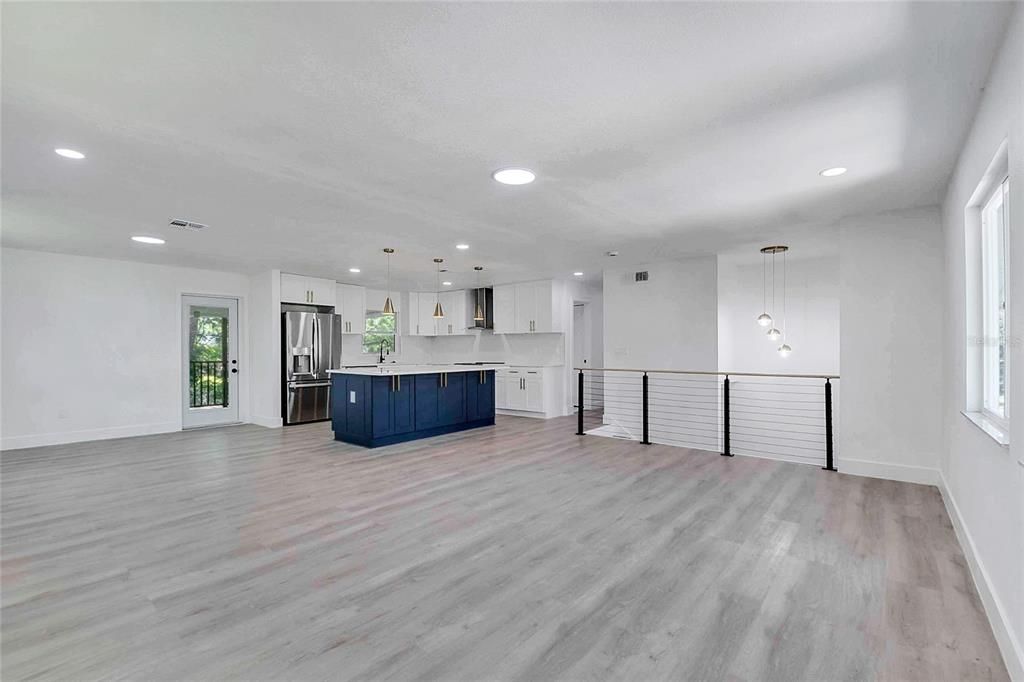 Под контрактом: $555,000 (5 спален, 3 ванн, 2441 Квадратных фут)